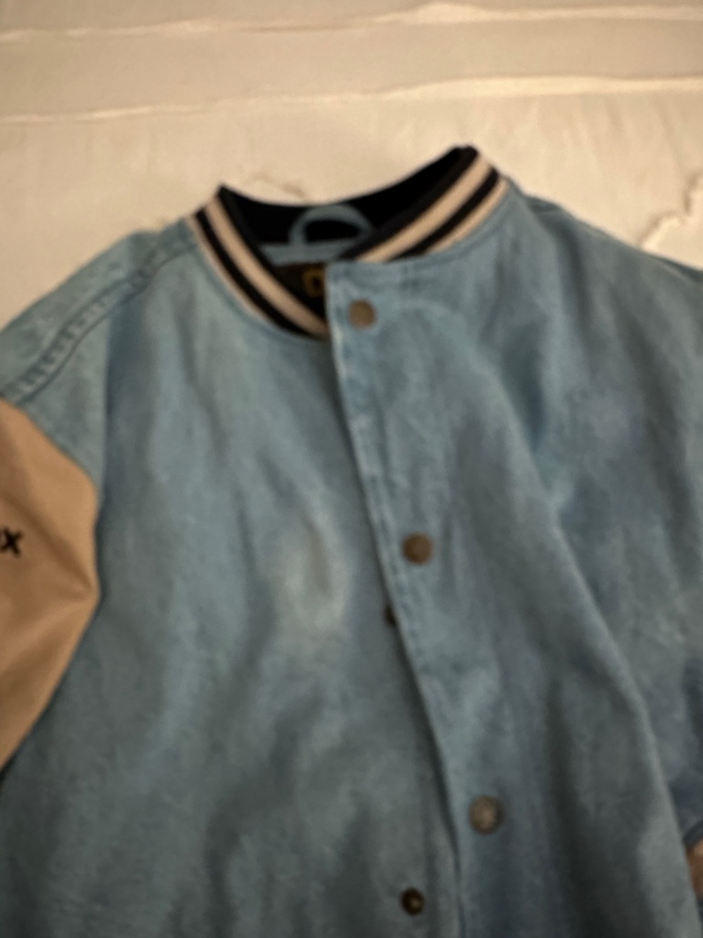 Roblox Two-Tone Denim & Beige Jacket - Picture 4 of 8